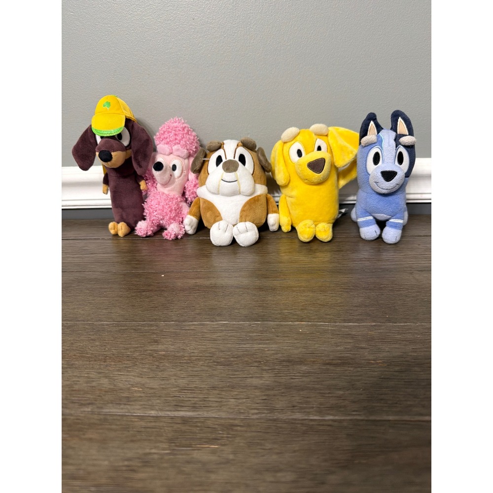 Bluey Winton, Chloe, Coco, Lucky and Socks Plush Lot